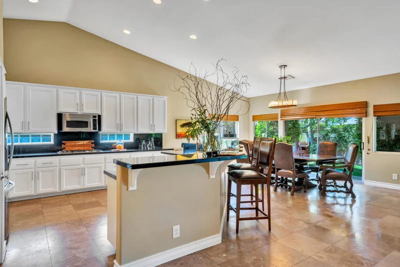 45607 Pelican Hill Court photo 2