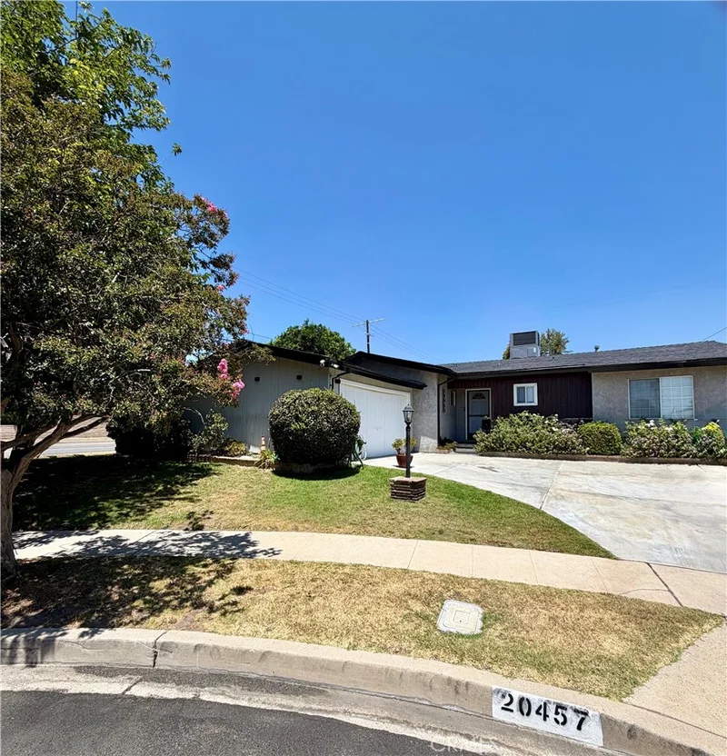 20457 Eccles Street photo 2