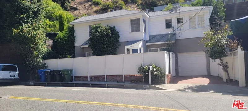 1322 N Beverly Glen Boulevard, Los Angeles, CA 90077