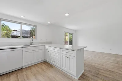 155 Rosebay Dr 40 photo 2
