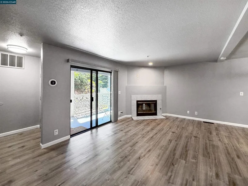 Photo 2 of 113 Sea Crest Cir