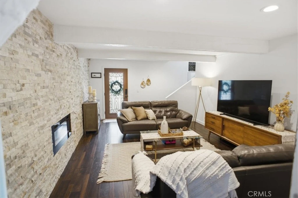 Interior 4