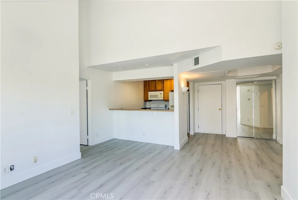 Interior 4