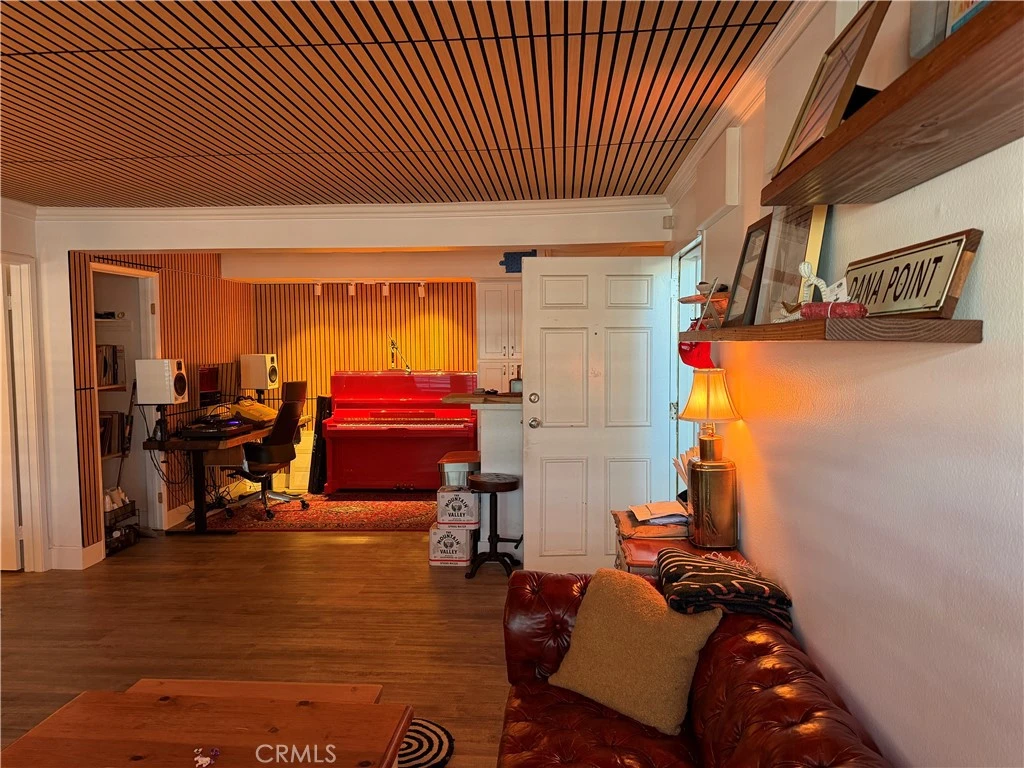 Interior 3