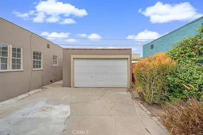 1515 E Walnut Way photo 2