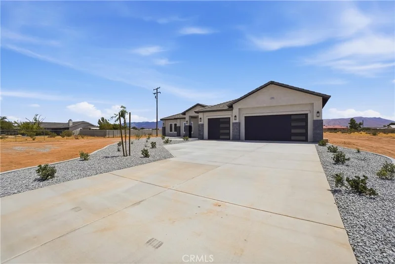 22819 Little Beaver Road photo 2