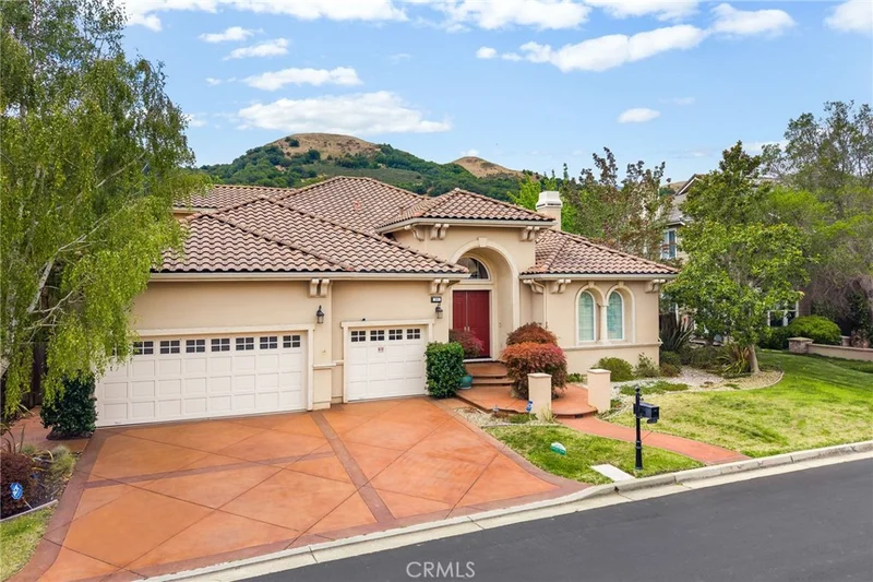 309 Whitcliff Court photo 2