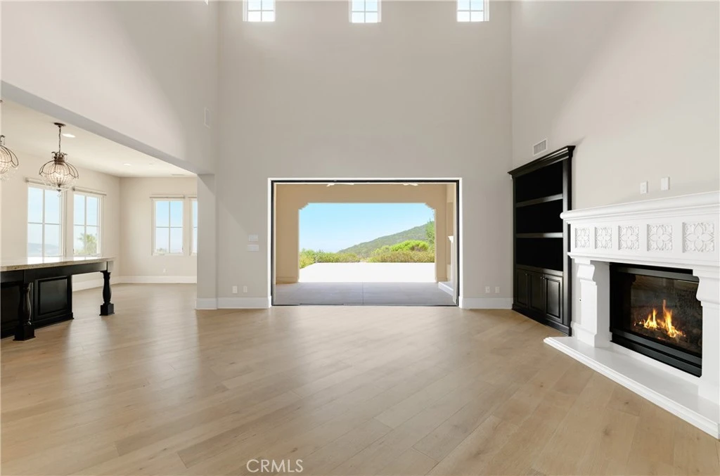 Interior 4