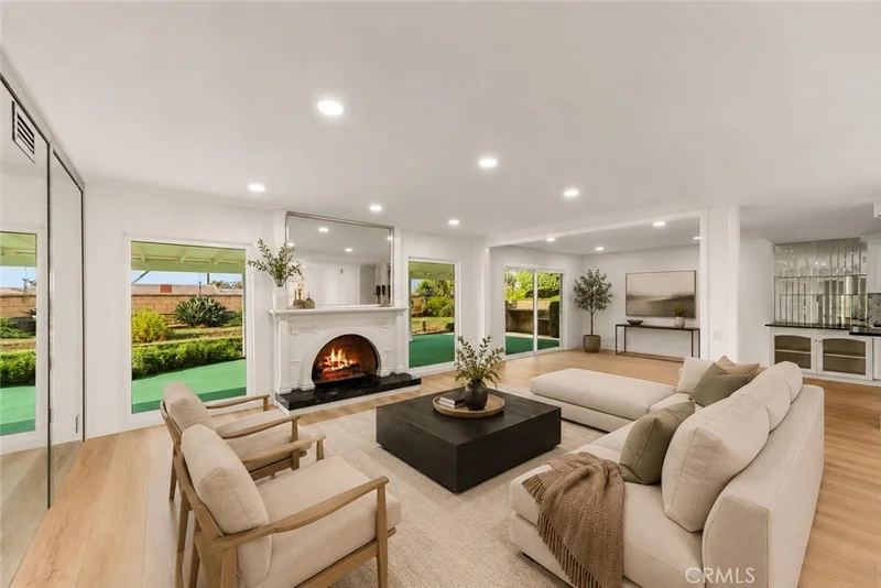 1348 Hickory