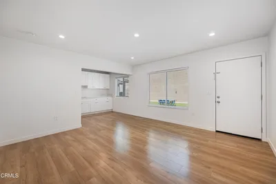 627 E Magnolia Boulevard A photo 2