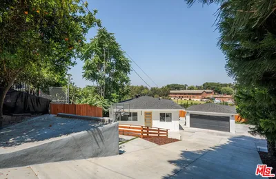 2250 Kays Avenue photo 2