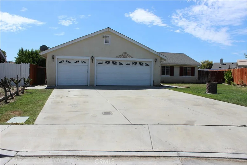 42933 Woodside Court photo 2