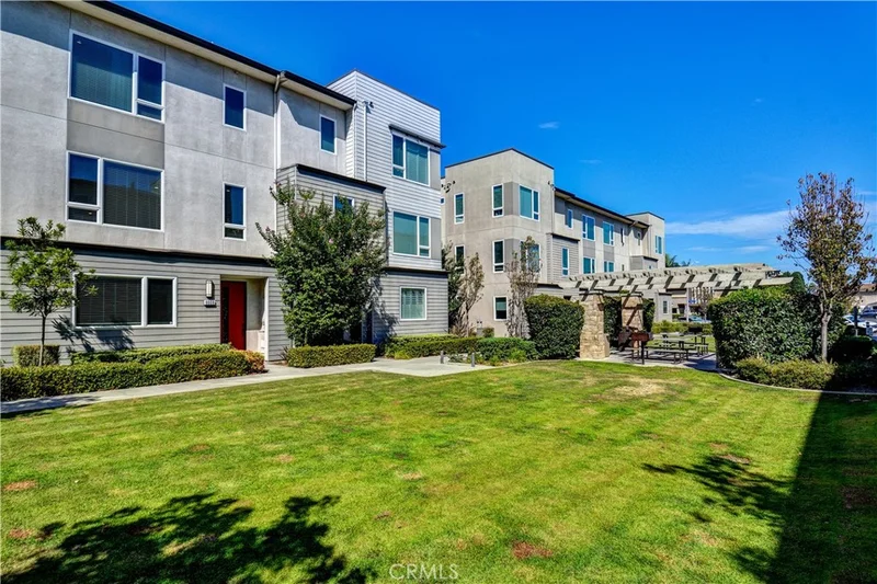 8008 Olive, Downey, CA 90241