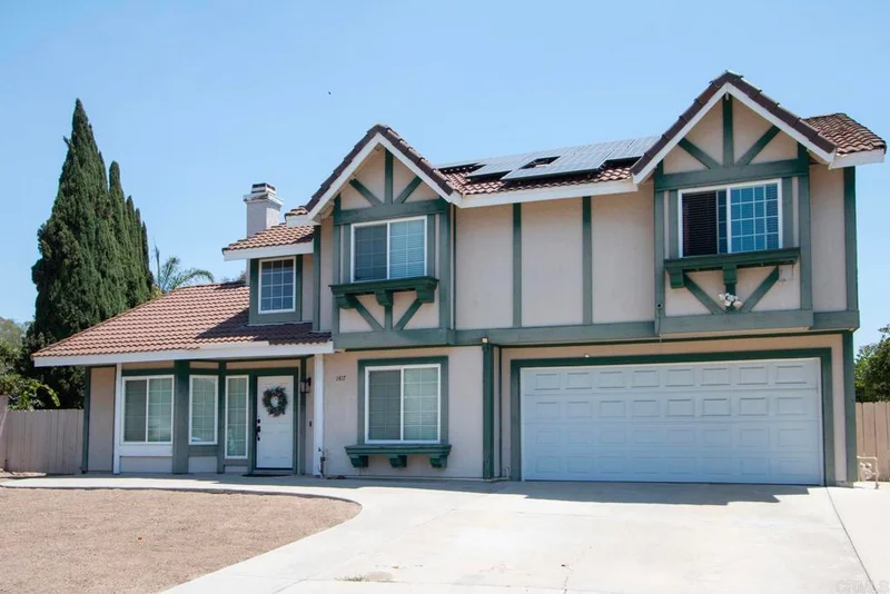 1417 Grey Oaks Court photo 2