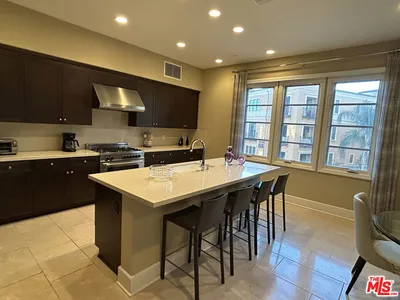 23500 Park Sorrento C33