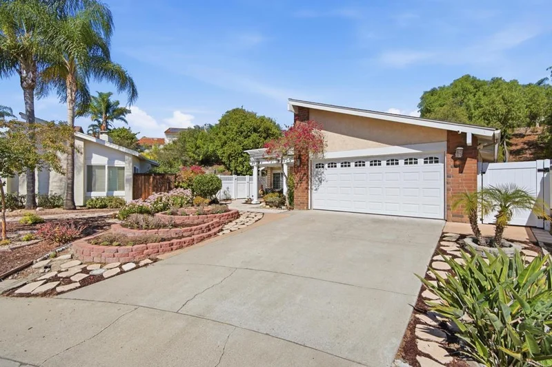 Photo 2 of 10930 Sombra Court