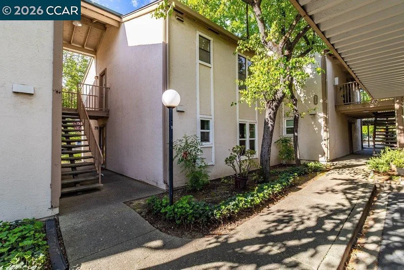 375 Camelback Drive 4
