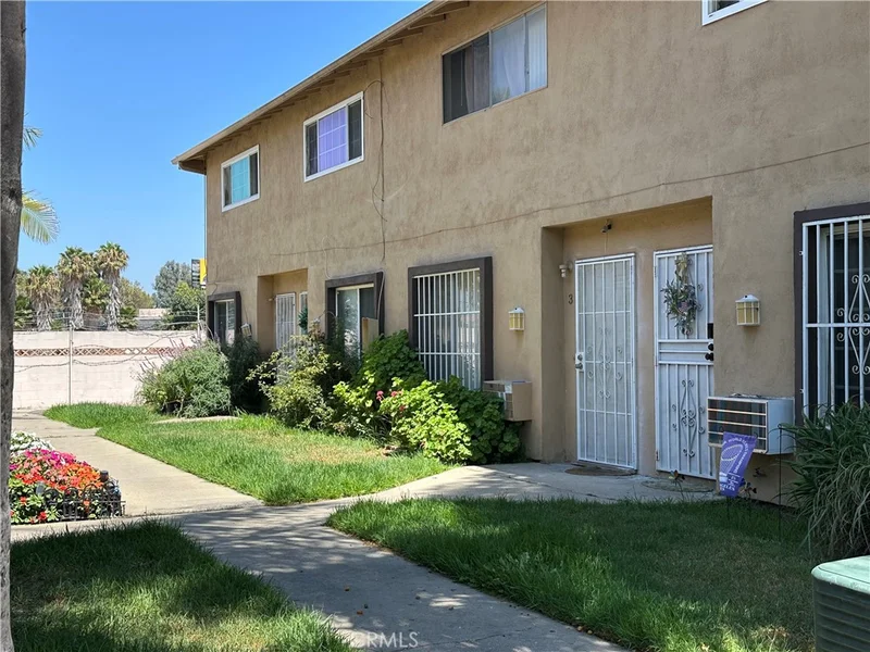 1602 N KING #M3 Street