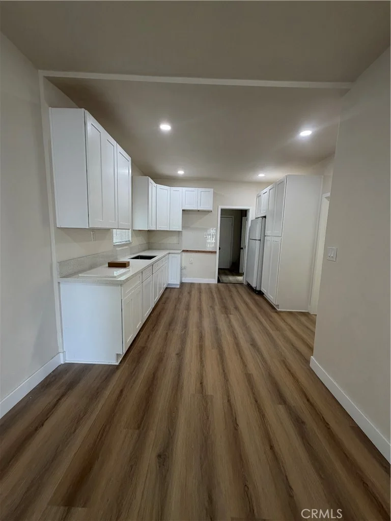 134 E M st photo 2