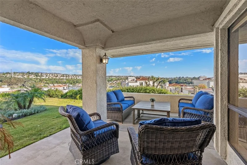 Photo 2 of 22522 Campos