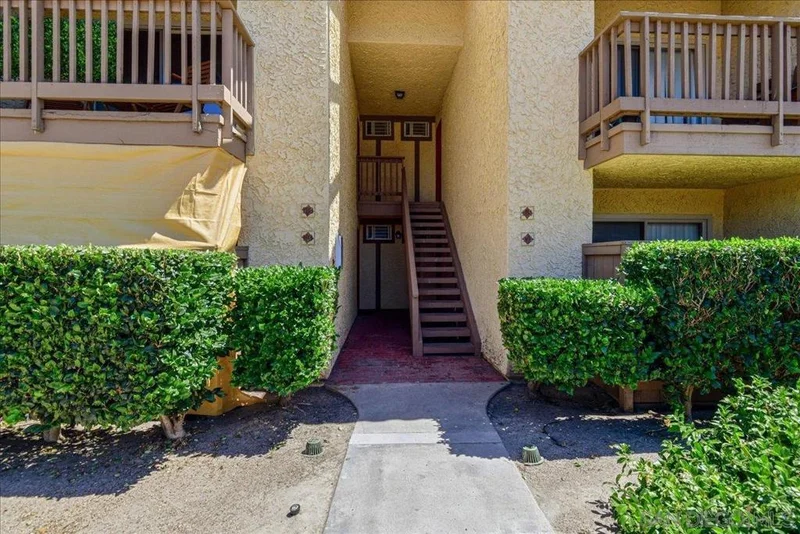 2910 Alta View Drive 203 photo 2