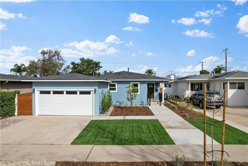 209 E Mayfair