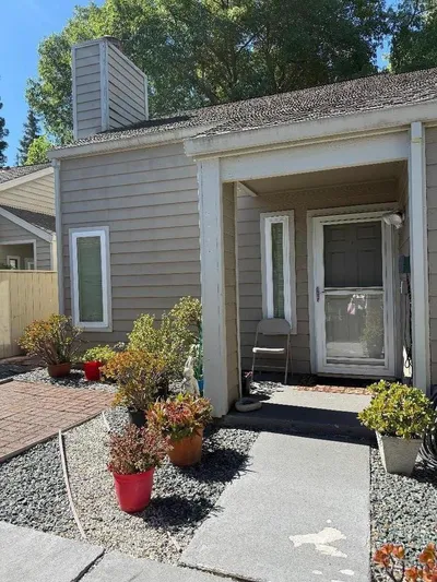 2007 Cedar Ridge Dr