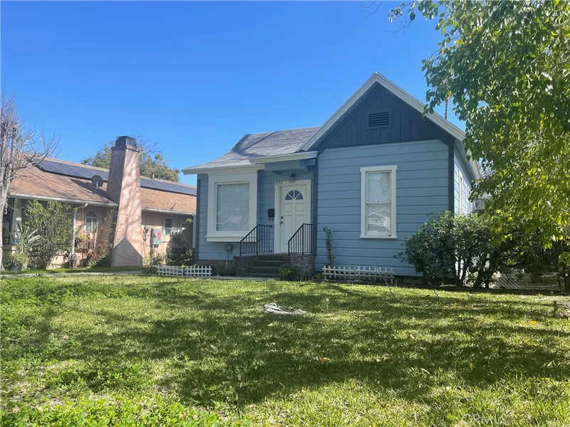 1570 Locust Street