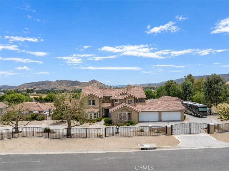Photo 2 of 34901 Sweetwater Drive