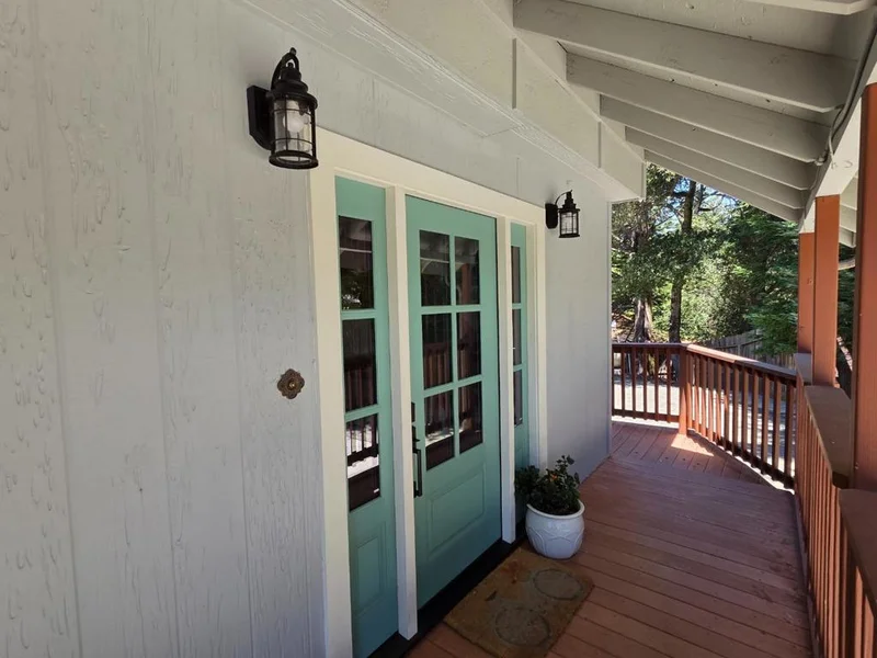 23758 Hutchinson Road photo 2