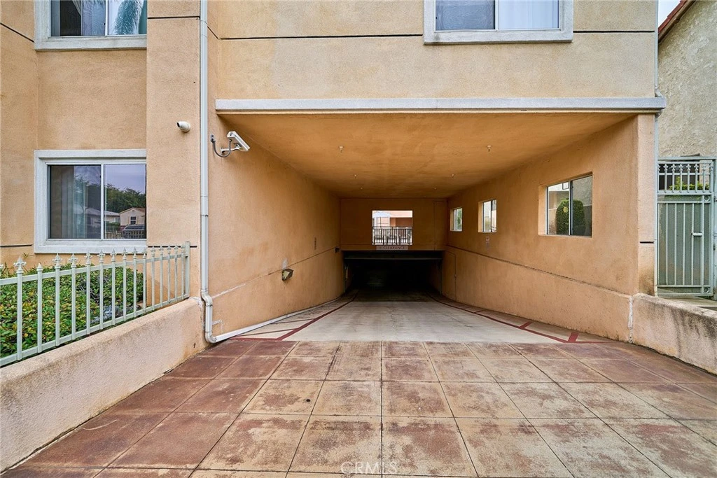 Interior 4