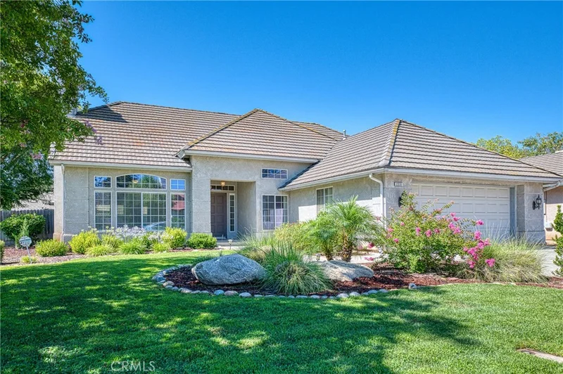 2231 E Pryor Drive