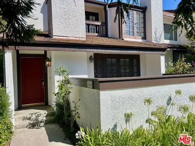 1586 Palisades Drive photo 2