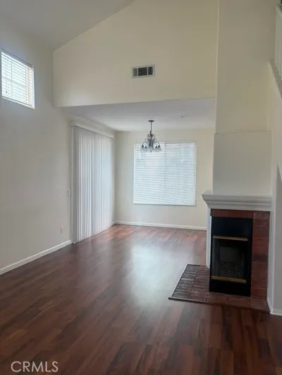 464 Middlebury Court photo 2