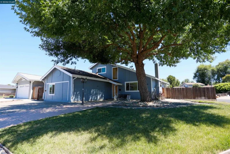 3330 Claudia Drive photo 2