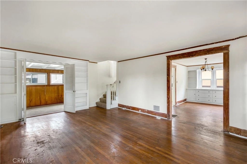 Interior 4
