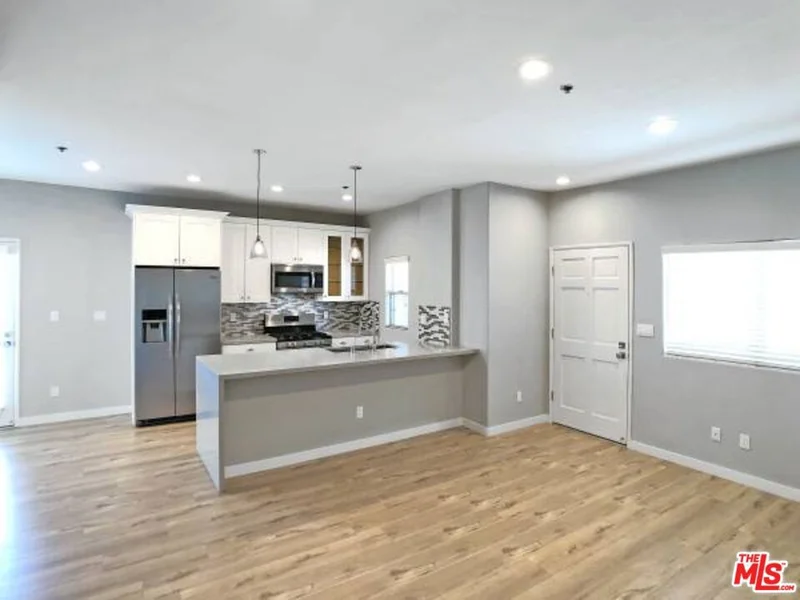 10560 Santa Monica 104, Los Angeles, CA 90025