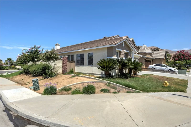 13247 Yellowwood Street photo 2