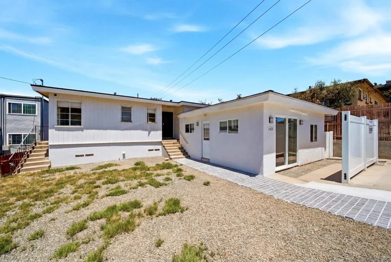Photo 2 of 4404 Temecula St