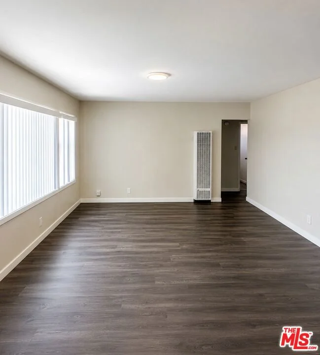 1512 W 103rd Street photo 2