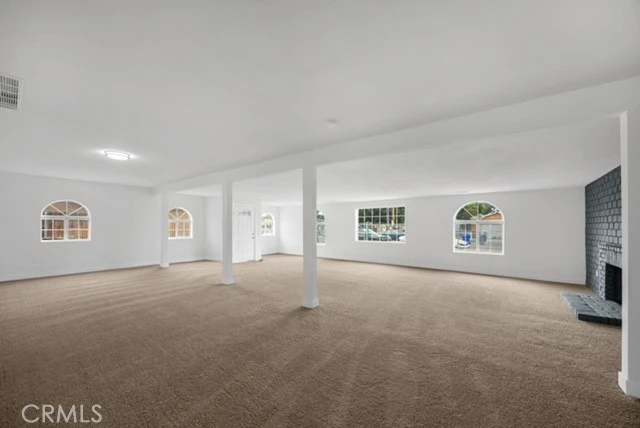 Interior 4