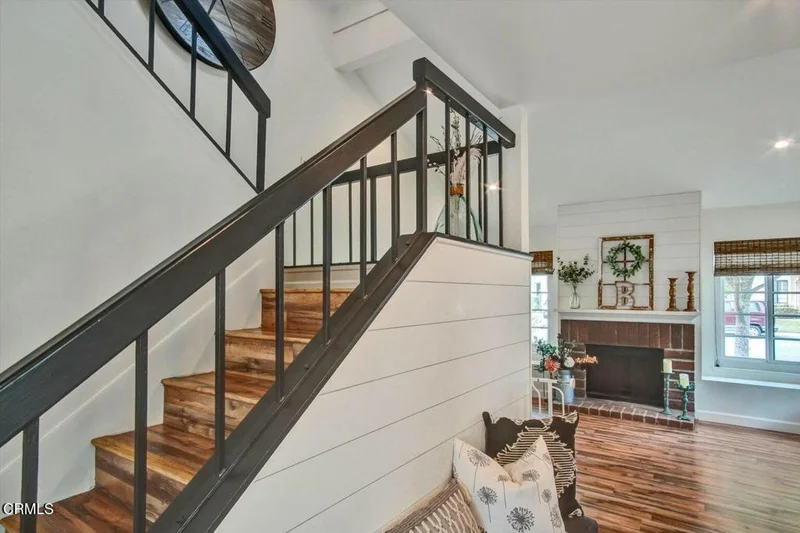 508 Village Road photo 2