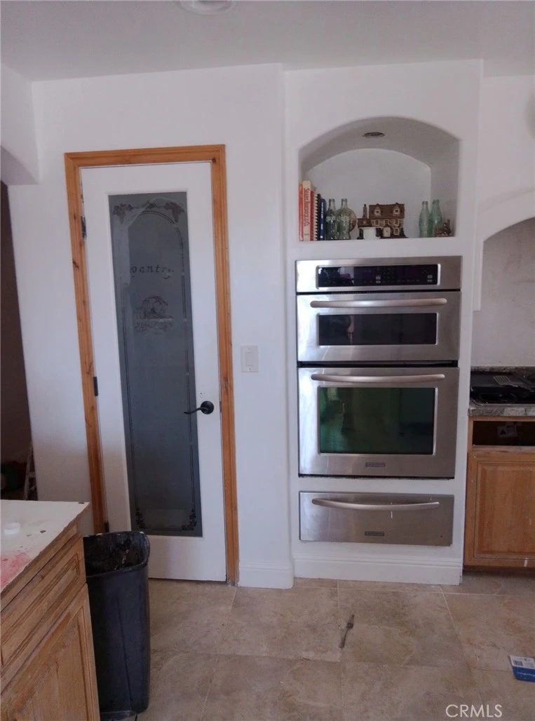 Interior 4