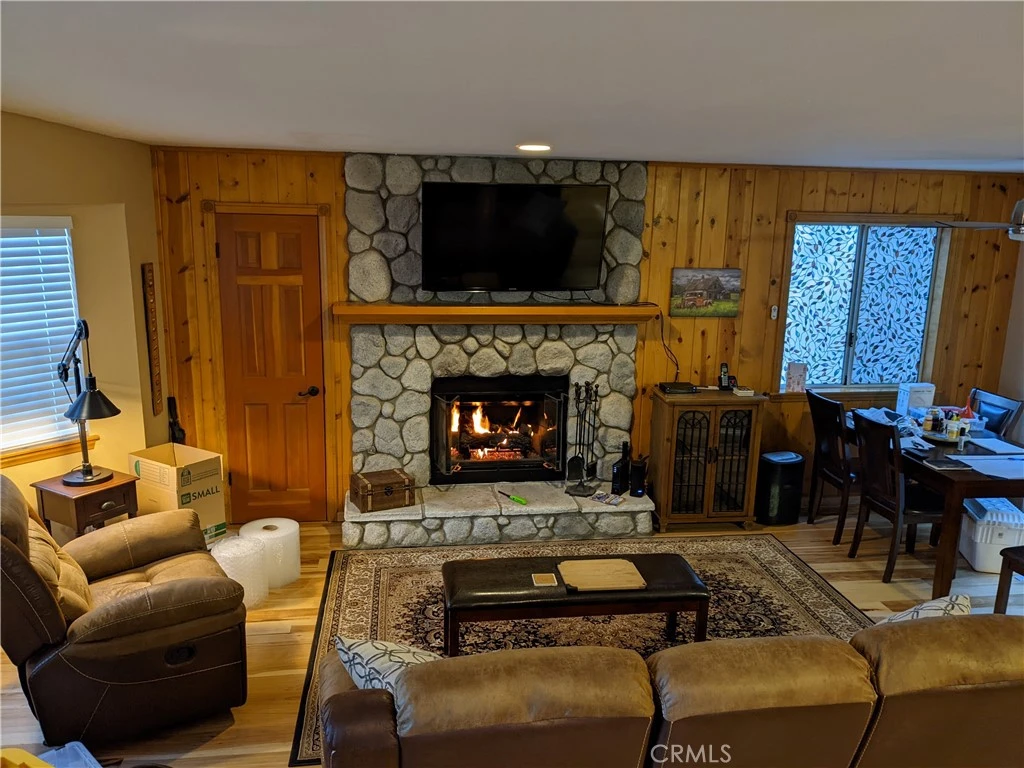 Interior 4
