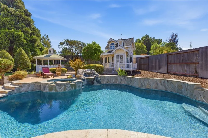 45768 Creekside photo 2