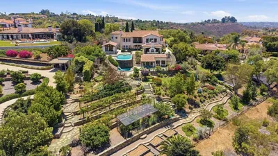 6152 Avenida Del Duque