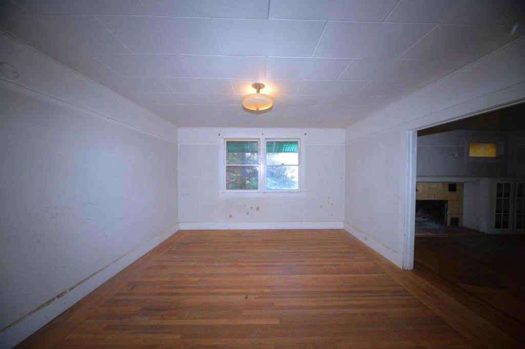 Interior 4