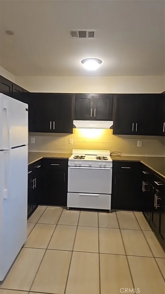 812 E 76th