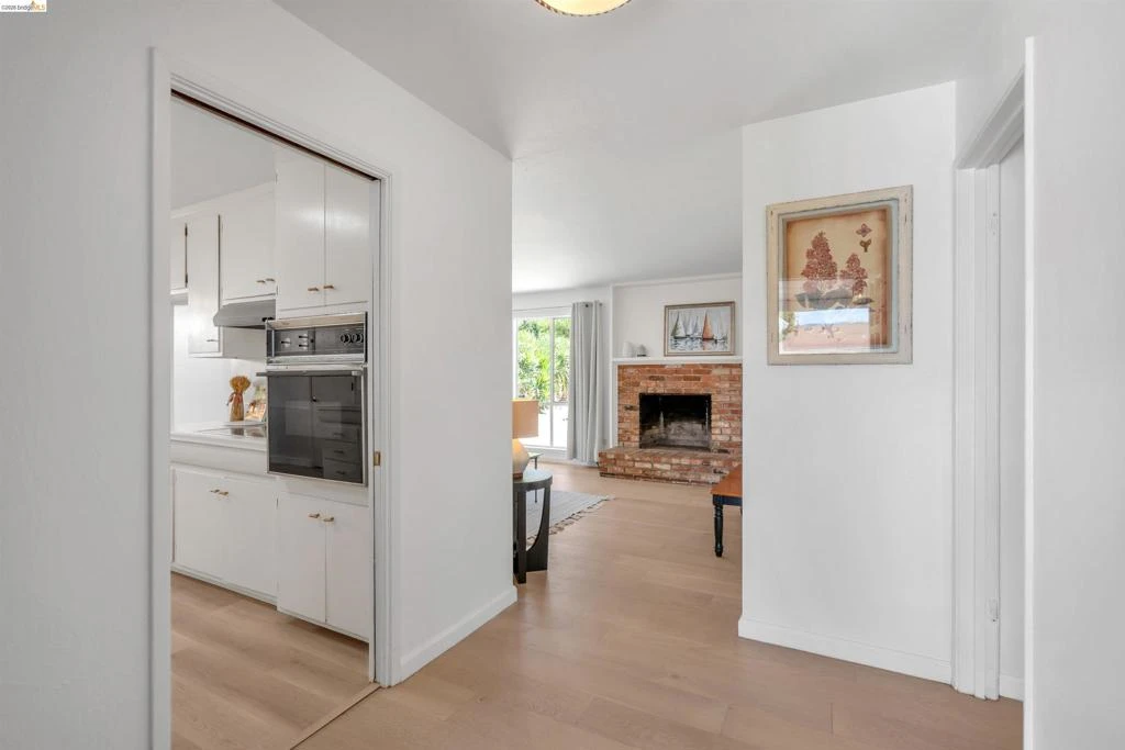 Interior 4