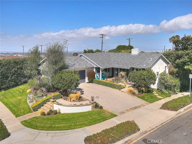 5209 Paseo Del Pavon